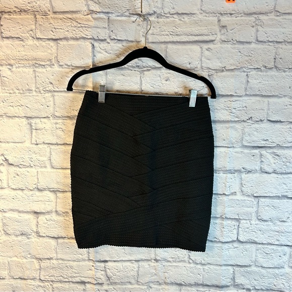 Divided Dresses & Skirts - H&M Divided Black Skirt